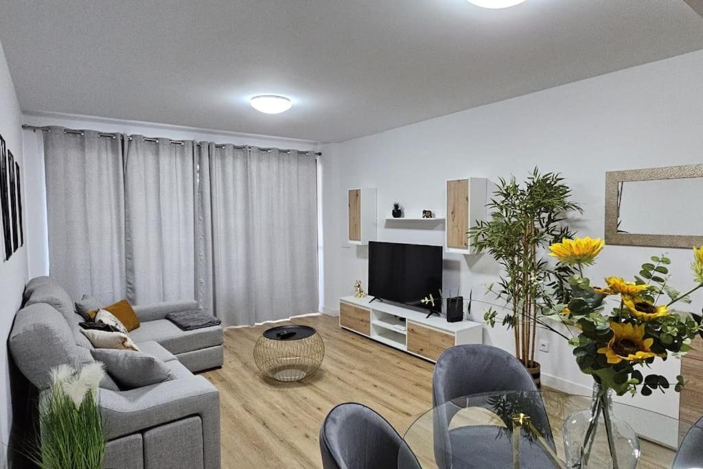 Vista Mar - Ac, Parking And Pool Apartment Funchal  Exterior foto